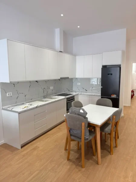 Jepet me qira apartament 2+1 - Kodra e Diellit