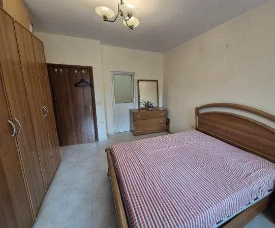 Tirane, jepet me qera apartament 2+1 , 104 m² 500 € 