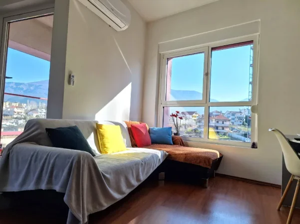 Tirane, jepet me qera apartament 2+1+Ballkon Kati 5, 97 m² 590 € 