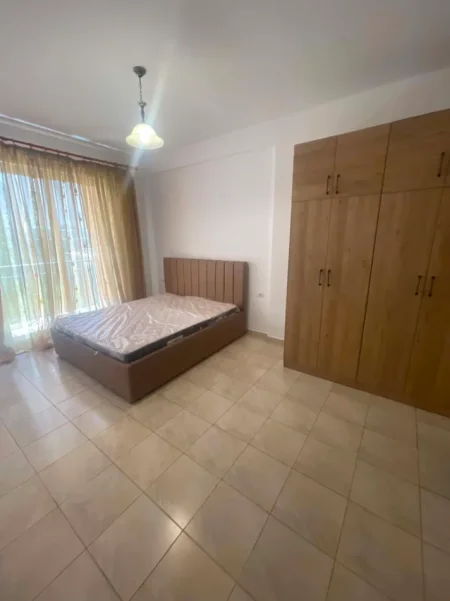 Shqiperi, jepet me qera apartament 2+1+Aneks+Ballkon Kati 4, 650 € (SELVIA)