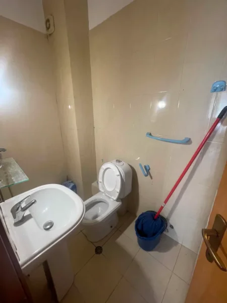 Shqiperi, jepet me qera apartament 2+1+Aneks+Ballkon Kati 4, 650 € (SELVIA)