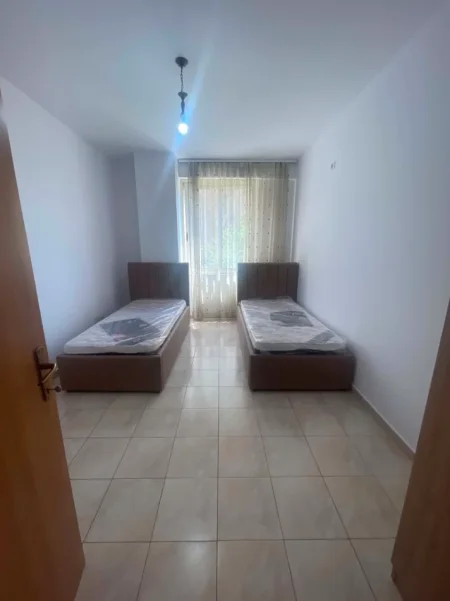 Shqiperi, jepet me qera apartament 2+1+Aneks+Ballkon Kati 4, 650 € (SELVIA)
