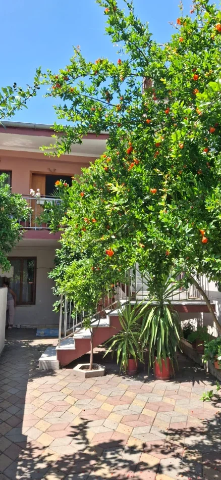 Tirane, jepet me qera apartament 2+1 Kati 2, 100 m² 330 € (Fabrika qelqit)
