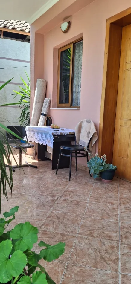 Tirane, jepet me qera apartament 2+1 Kati 2, 100 m² 330 € (Fabrika qelqit)