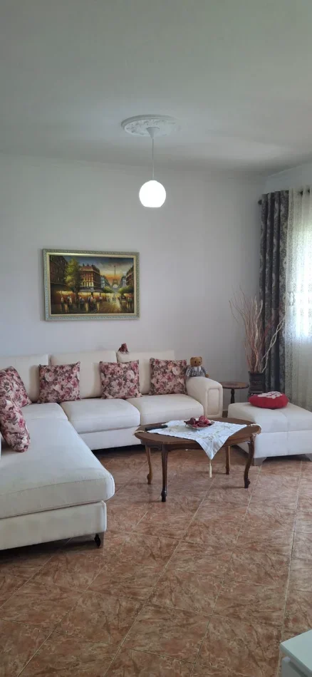 Tirane, jepet me qera apartament 2+1 Kati 2, 100 m² 330 € (Fabrika qelqit)