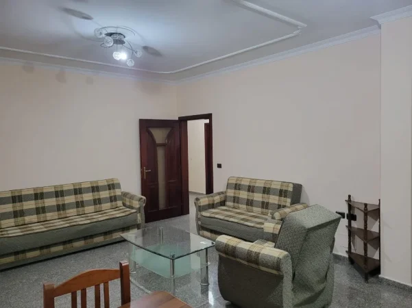 Tirane, jepet me qera apartament 2+1+Aneks+Ballkon , 100 m² 415 €