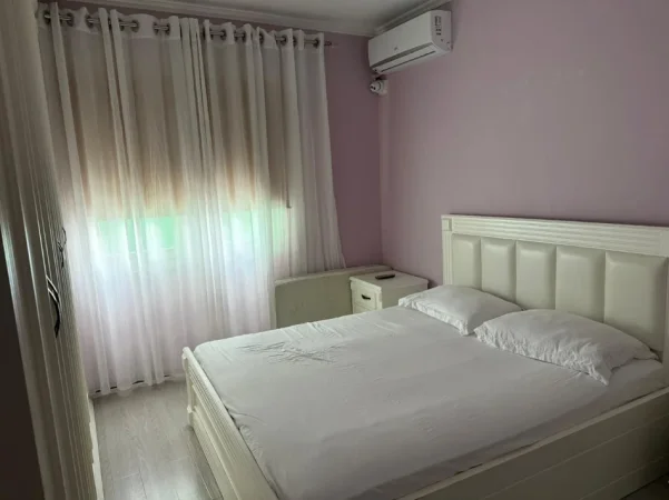 Tirane, jepet me qera apartament 2+1 Kati 5, 95 m² 700 € 