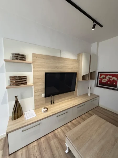 Tirane, jepet me qera apartament 1+1 Kati 1, 65 m² 500 € (Rruga Barrikadave perballe Sami Frasherit)
