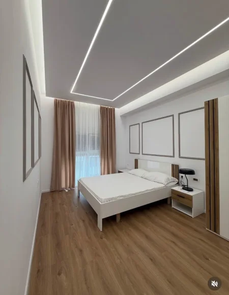 Tirane, jepet me qera apartament 1+1+Ballkon Kati 4, 57 m² 450 € (Ali Demi/Rezidenca Kadiu)