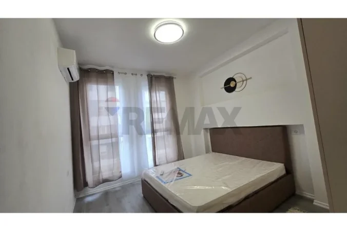 Tirane, jepet me qera apartament 1+1+Ballkon Kati 2, 65 m² 450 € (Univers City)