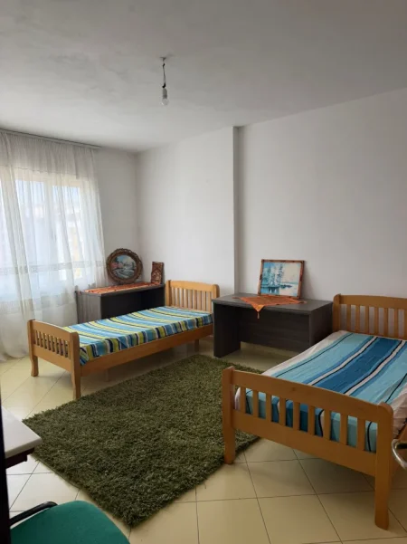 Tirane, jepet me qera apartament 1+1 Kati 5, 60 m² 300 € (Rruga Mikel Maruli)