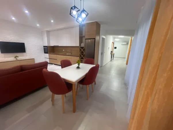 Tirane, jepet me qera apartament Kati 5, 90 m² 700 € (Rezidenca Kodra e Diellit 2)