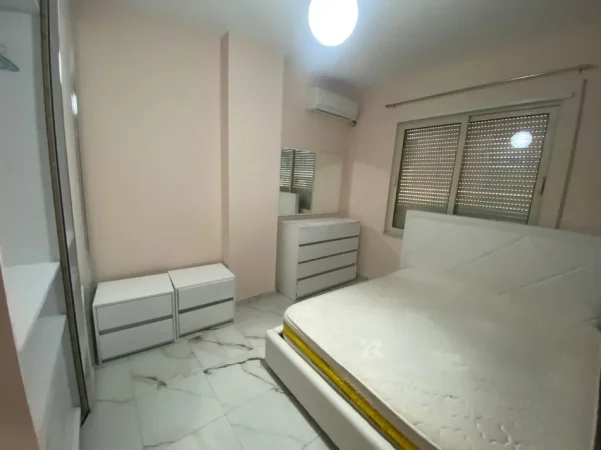 Tirane, jepet me qera apartament 2+1 Kati 2, 104 m² 750 € (Liqeni i Thate)