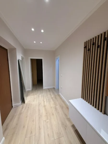 Tirane, jepet me qera apartament 2+1 Kati 2, 100 m² 850 € (Myslym Shyri)