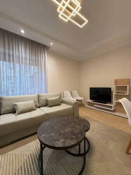 Tirane, jepet me qera apartament 2+1 Kati 2, 100 m² 850 € (Myslym Shyri)