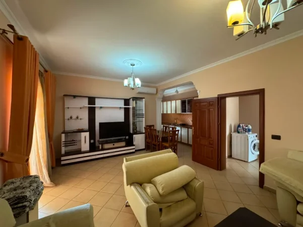 Tirane, jepet me qera Vile 2+1+Aneks+Ballkon Kati 2, 118 m² 500 € (rruga Ram Sadria Tirane)