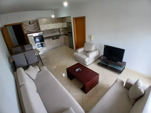 Tirane, jepet me qera apartament 2+1+Ballkon Kati 6, 120 m² 600 € (Riza cerova)