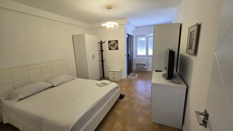 Tirane, jepet me qera apartament 2+1 Kati 6, 70 m² 670 € Selite