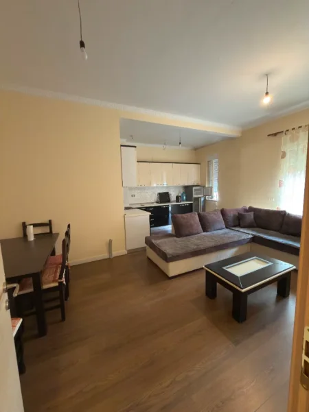 Tirane, jepet me qera apartament 1+1 Kati 4, 71 m² 580 € (Rruga e Kavajes)
