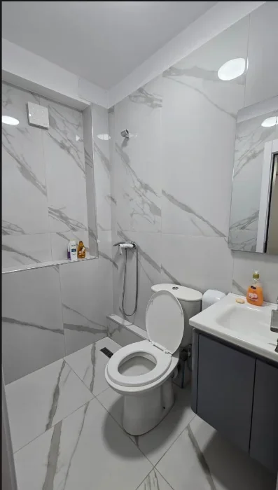 Tirane, jepet me qera 2+1 , –Selite Çmimi: 700 Euro/mua