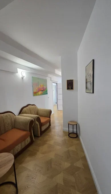 Tirane, jepet me qera 2+1 , –Selite Çmimi: 700 Euro/mua