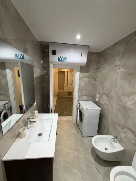 Tirane, jepet me qera apartament 1+1+Aneks+Ballkon Kati 5, 61 m² 610 € (Irfan Tomini)