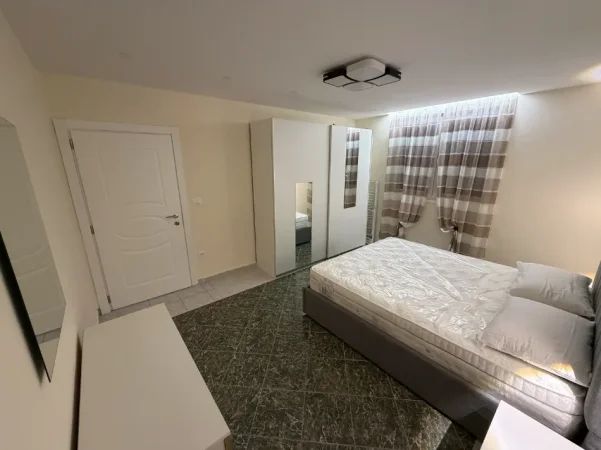 Tirane, jepet me qera apartament 1+1+Aneks+Ballkon Kati 5, 61 m² 610 € (Irfan Tomini)