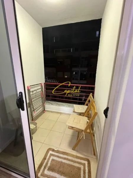Tirane, jepet me qera apartament 1+1 Kati 5, 60 m² 480 € (YZBERISHT)
