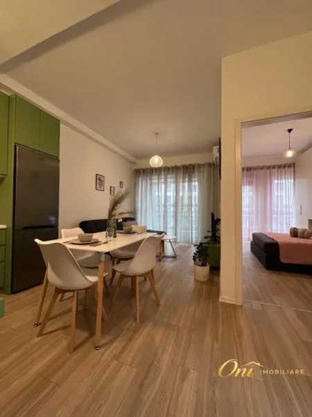 Tirane, jepet me qera apartament 1+1 Kati 3, 70 m² 650 € (21 DHJETORI)