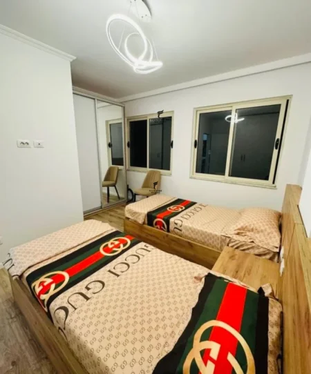 Tirane, jepet me qera apartament 1+1 Kati 5, 60 m² 480 € (YZBERISHT)