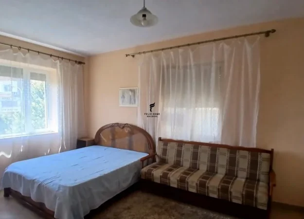 Tirane, jepet me qera apartament 1+1 Kati 3, 65 m² 500 € (BRRYLI)
