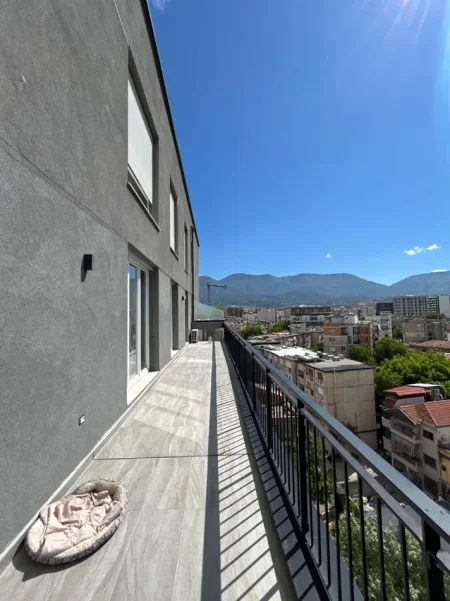 Tirane, jap me qera apartament 2+1+Ballkon , 117 m² 900 € (Ish Tregu)