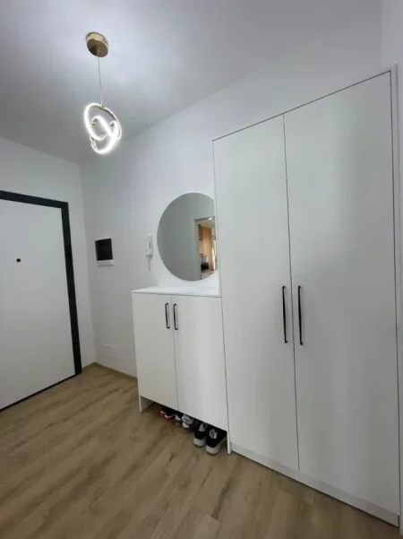 Tirane, jepet me qera apartament 2+1+Ballkon Kati 8, 550 € 