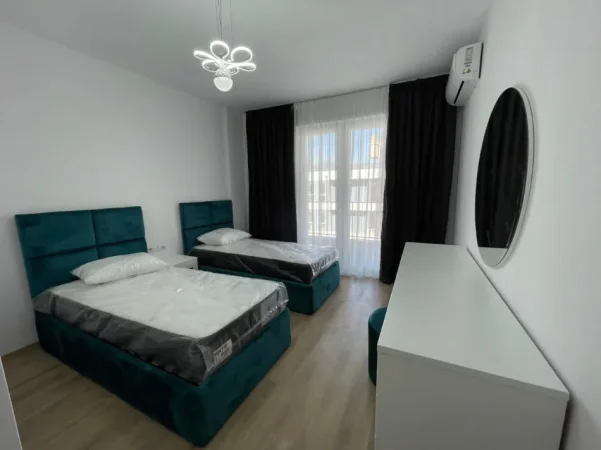 Tirane, jepet me qera apartament 2+1+Ballkon Kati 8, 550 € 