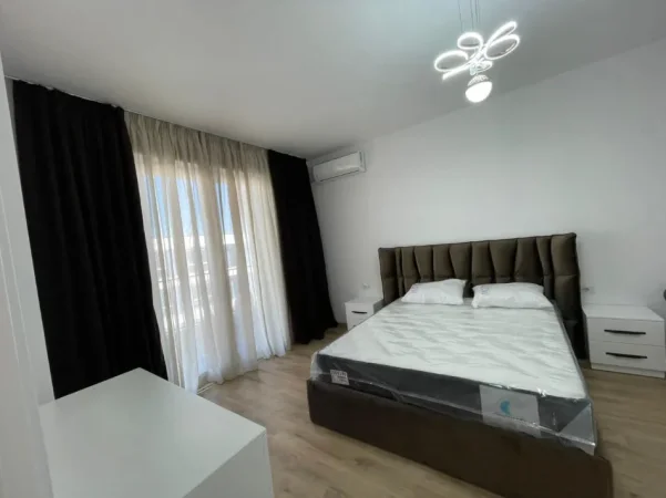 Tirane, jepet me qera apartament 2+1+Ballkon Kati 8, 550 € 