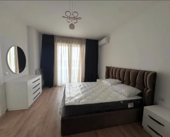Tirane, jepet me qera apartament 2+1+Ballkon Kati 8, 550 € 