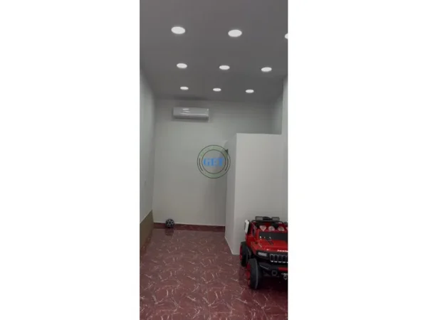 Durres, jepet me qera ambjent biznesi Kati 0, 30 m² 900 € (Plazh)