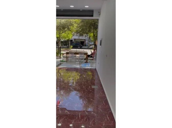 Durres, jepet me qera ambjent biznesi Kati 0, 30 m² 900 € (Plazh)