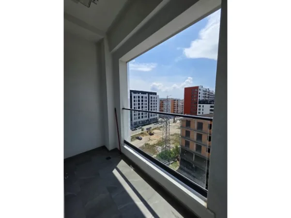 Tirane, jepet me qera apartament 2+1+Ballkon Kati 7, 94 m² 800 € (Rezidenca Marga 2)
