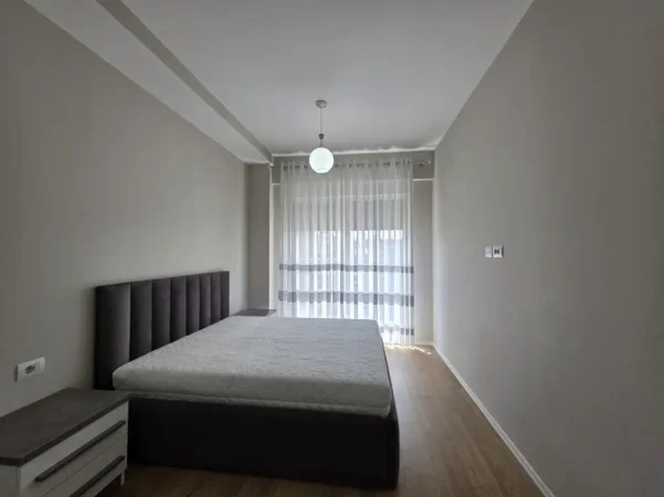 Tirane, jepet me qera apartament 2+1+Ballkon Kati 7, 94 m² 800 € (Rezidenca Marga 2)