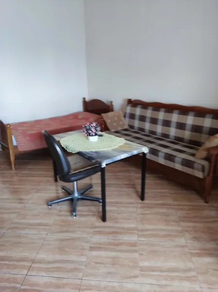 Tirane, jepet me qera apartament 1+1 Kati 5, 60 m² 380 € (Kryqezimi i Siri Kodres)