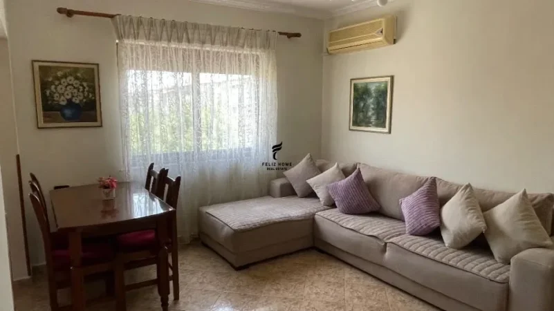 Tirane, jepet me qera apartament 1+1 Kati 5, 60 m² 450 € (XHAMLLIKU)