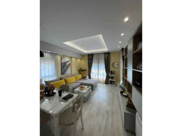 Tirane, jepet me qera apartament 2+1 Kati 5, 83 m² 750 € (Don Bosko)