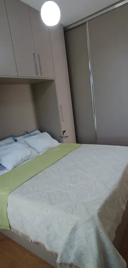 Tirane, jepet me qera apartament 1+1 Kati 7, 65 m² 700 € (RRUGA E DIBRES)