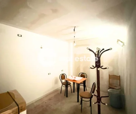 Shkoder, shitet ambjent biznesi Kati 1, 200 m² (perballe sahatit)