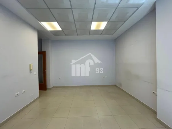 Tirane, shitet zyre Kati 1, 83 m² 292.000 € (NE QENDER, PRANE TOPTANI CENTER)