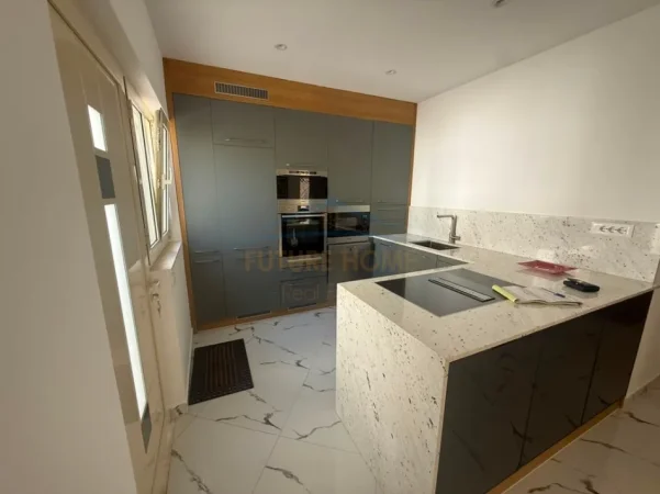 Tirane, jepet me qera shtepi 2+1 , 179 m² 600 € (Rruga Besa)