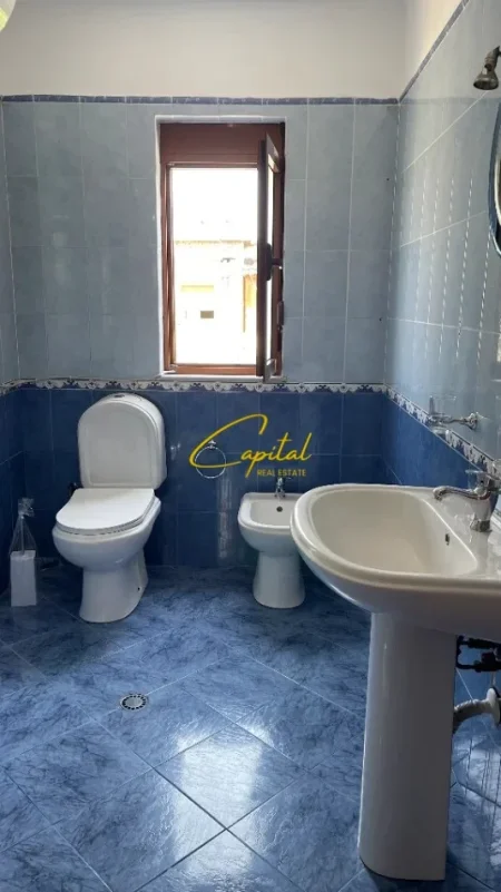 Tirane, jepet me qera apartament 1+1 Kati 5, 60 m² 450 € (OXHAKU)