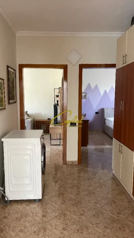 Tirane, jepet me qera apartament 1+1 Kati 5, 60 m² 450 € (OXHAKU)
