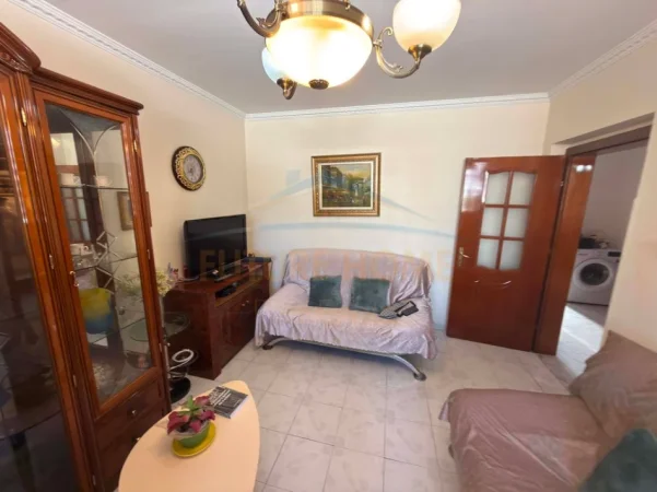 Tirane, shitet apartament 2+1 Kati 5, 56 m² (Ferit Xhajko)